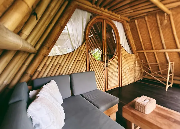 ホテル Batu Kayu